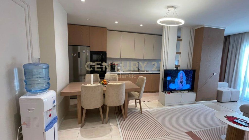 Shitet Apartament 2+1+2 me Verandë në Plazh Durrës– Vetëm pak hapa larg detit!