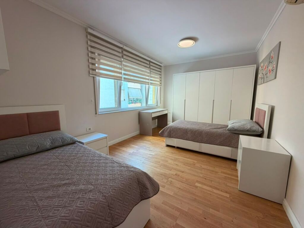 Apartment 3+1+2 for sale, Eduardo Mano Street