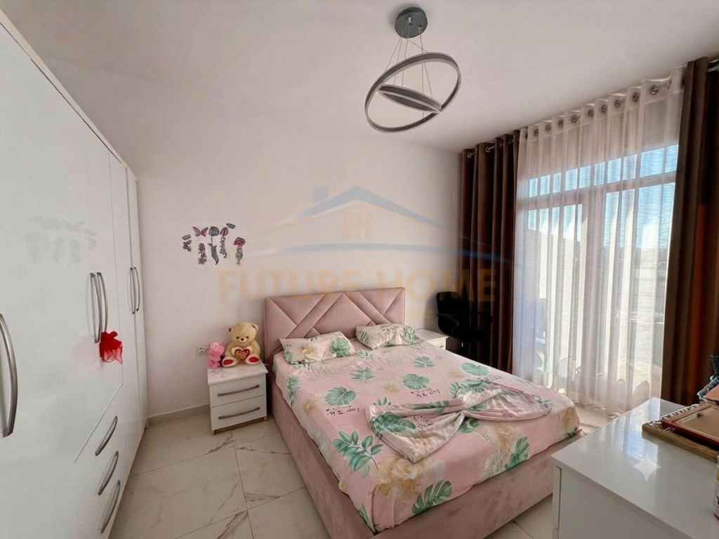 Qera, Apartament 1+1+ Post Parkimi, Ish Dogana, Tiranë.