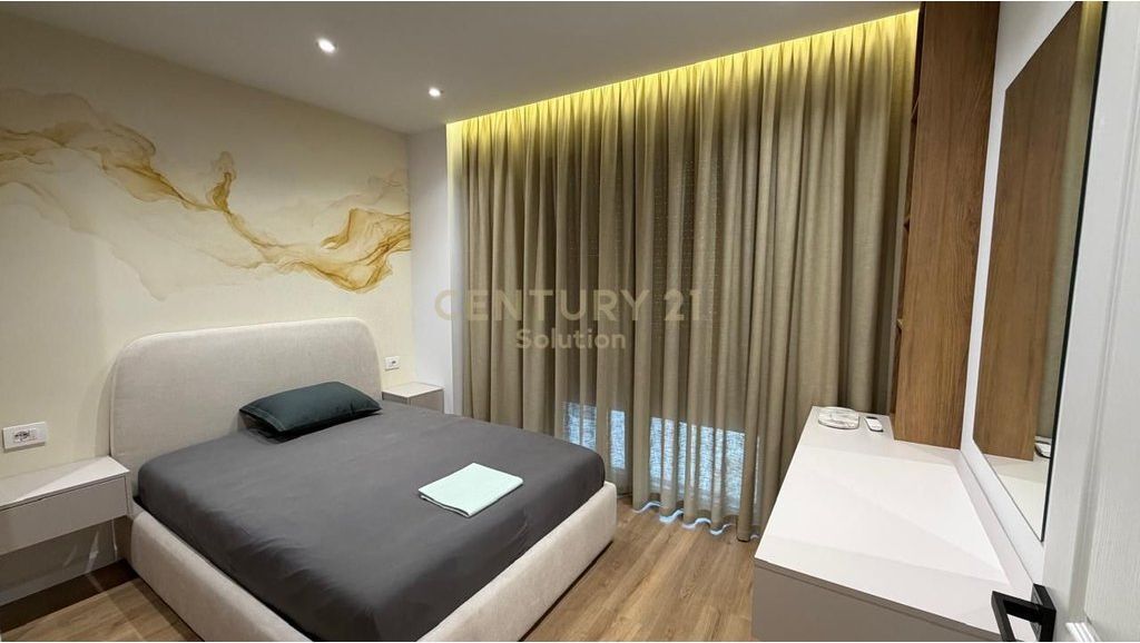 APARTAMENT 2+1+2 + PARKING PER QIRA PRANE KLANIT !