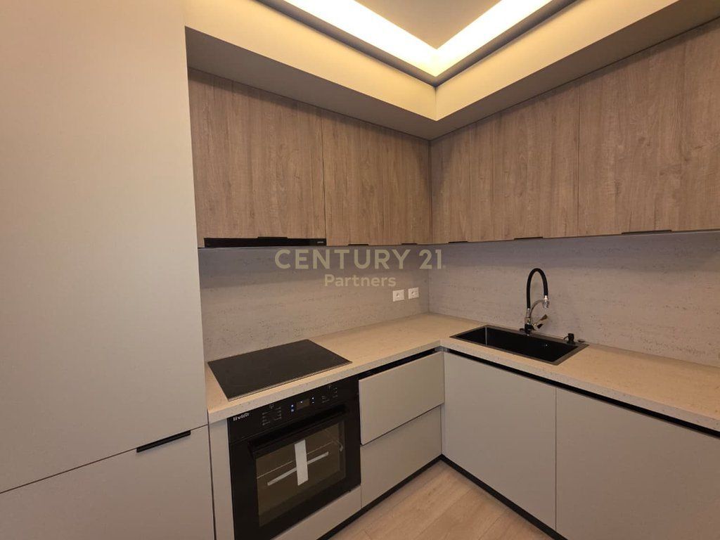 Appartamento 1+1 📍 Piazza Willson 700 € /Mese 70.000 Lek /Mese