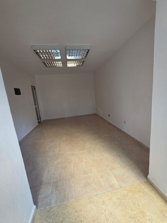 Jepet me qira dyqan në Myslym Shyri, Tiranë  ID: 5260