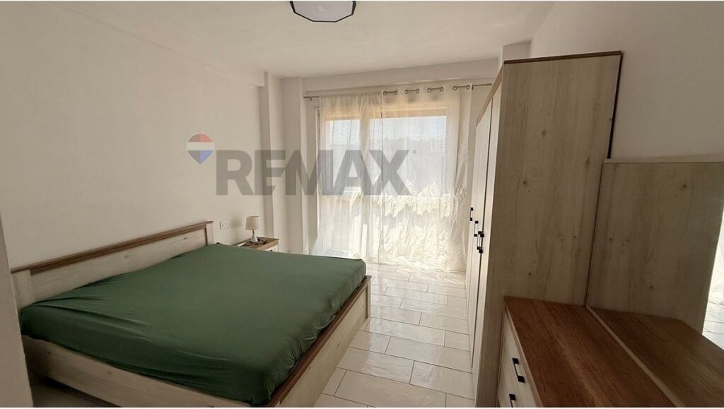 Apartament 1+1 + PARKIM  me qera ne fund te Bulevardit te Ri.