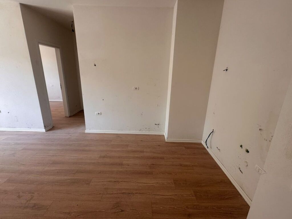Apartment 2+1 for sale in Yzberisht