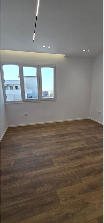 Shitet, Apartament 1+1, 21 Dhjetori, Tirane