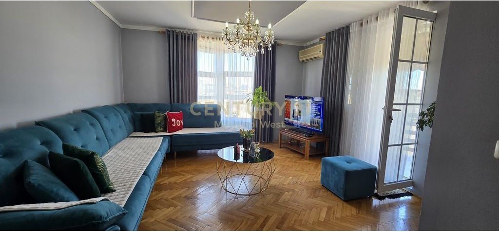 Shitet Apartament 2+1 Tek Medreseja, Rruga e Dibres 189,000 €