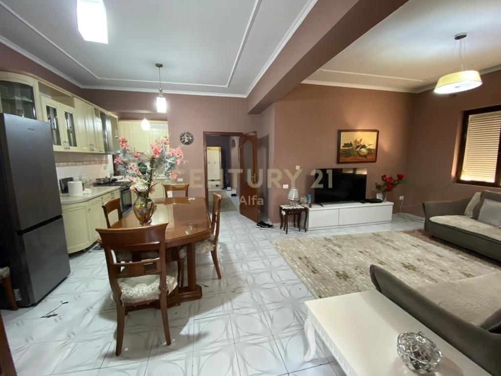 3-Storey Villa for Sale in the Oxhaku Area!