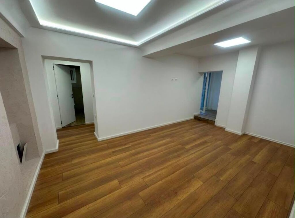 Si affitta locale commerciale di fronte al Maternità Nuova