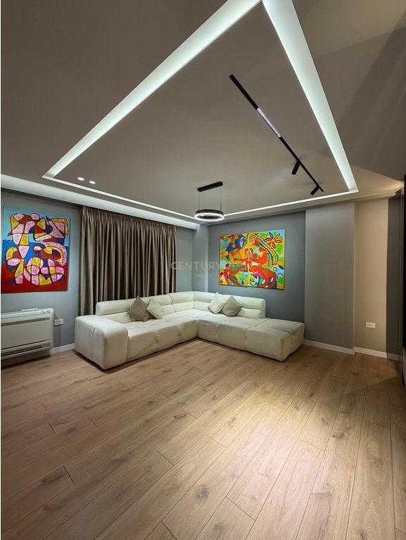 Appartamento di lusso 2+1+2 in affitto | 7° piano | Via Fortuzi | 5 minuti dal centro di Tirana