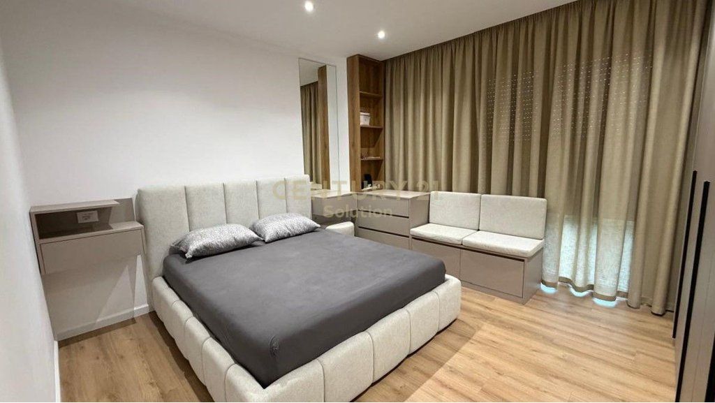 APARTAMENT 2+1+2 + PARKING PER QIRA PRANE KLANIT !