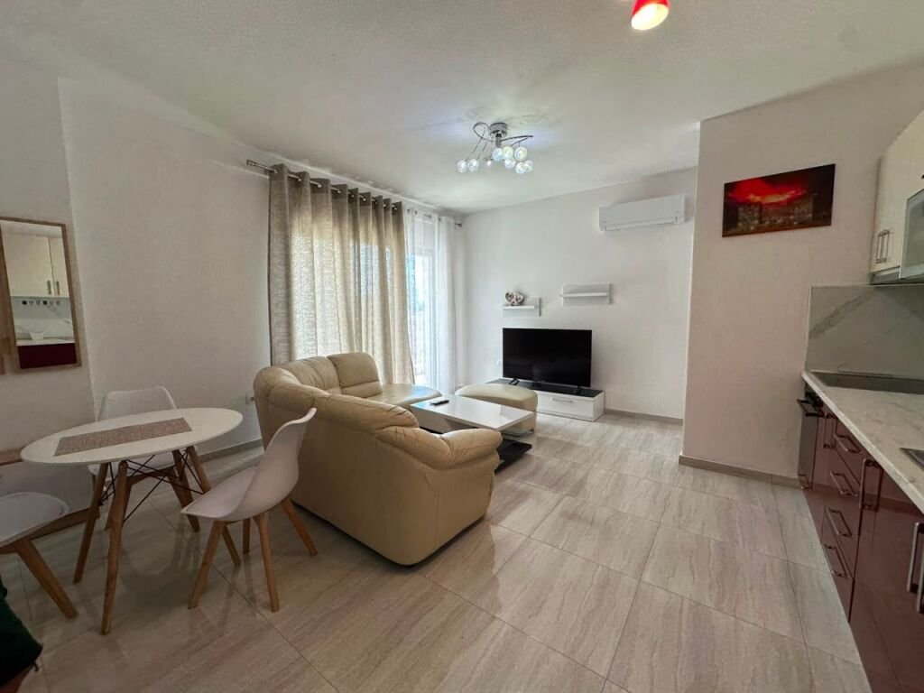 Appartamento 1+1 in Affitto, 650 €