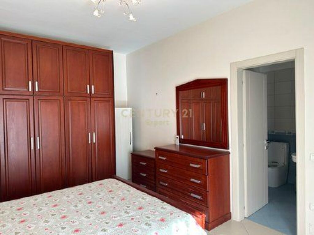 2+1 apartment for rent near the Zoo, Tirana