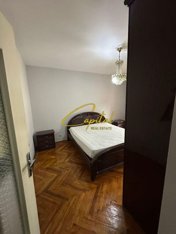APARTAMENT ME QIRA 2+1 QENDER 50.000 LEKE