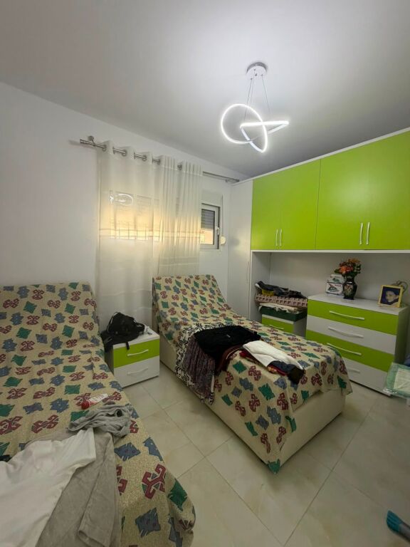 Rent | Shtëpi private 2 + 1 | Rruga Riza Cerova | 650 €/month
