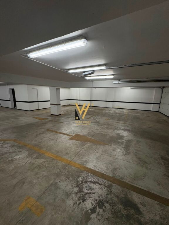 BUSINESS PREMISES 308 M2 FOR RENT AT MINE PEZA 3,000 EURO