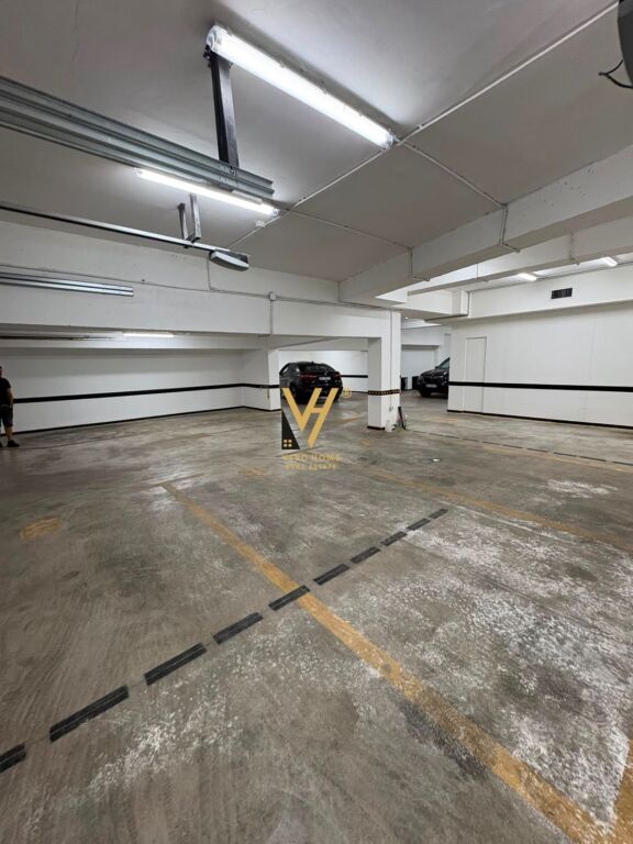BUSINESS PREMISES 308 M2 FOR RENT AT MINE PEZA 3,000 EURO
