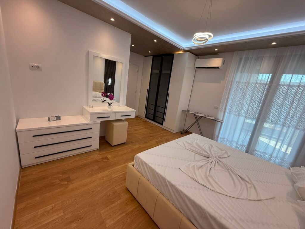 Jepet me qira 2+1+parkim AKSES TIRANA 800 mije leke