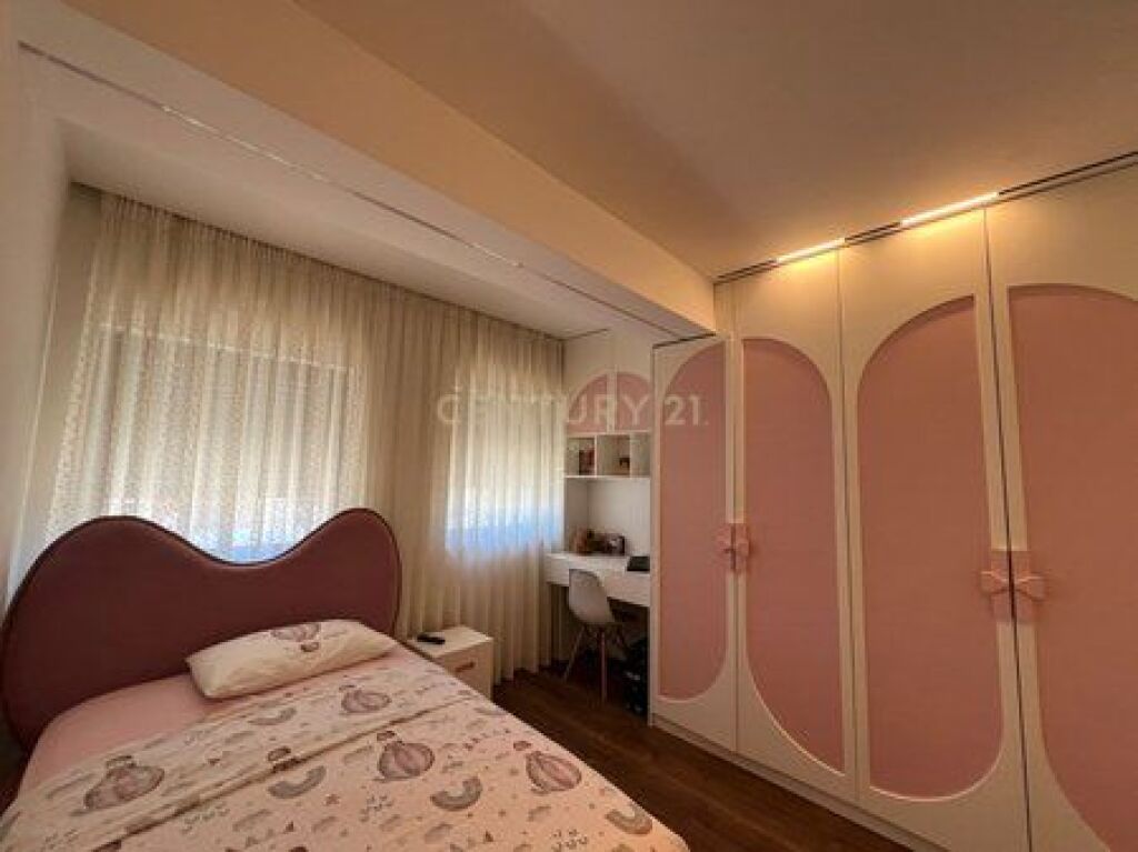 Jepet me qira super duplex te investuar ne detaje tek rezidenca Kodra e Diellit !!