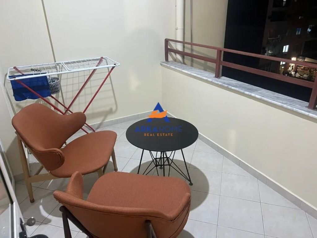 JEPET ME QERA APARTAMENT 1+1+BALLKON "BAR ARTISTI,ASTIR" 52.000 LEKE