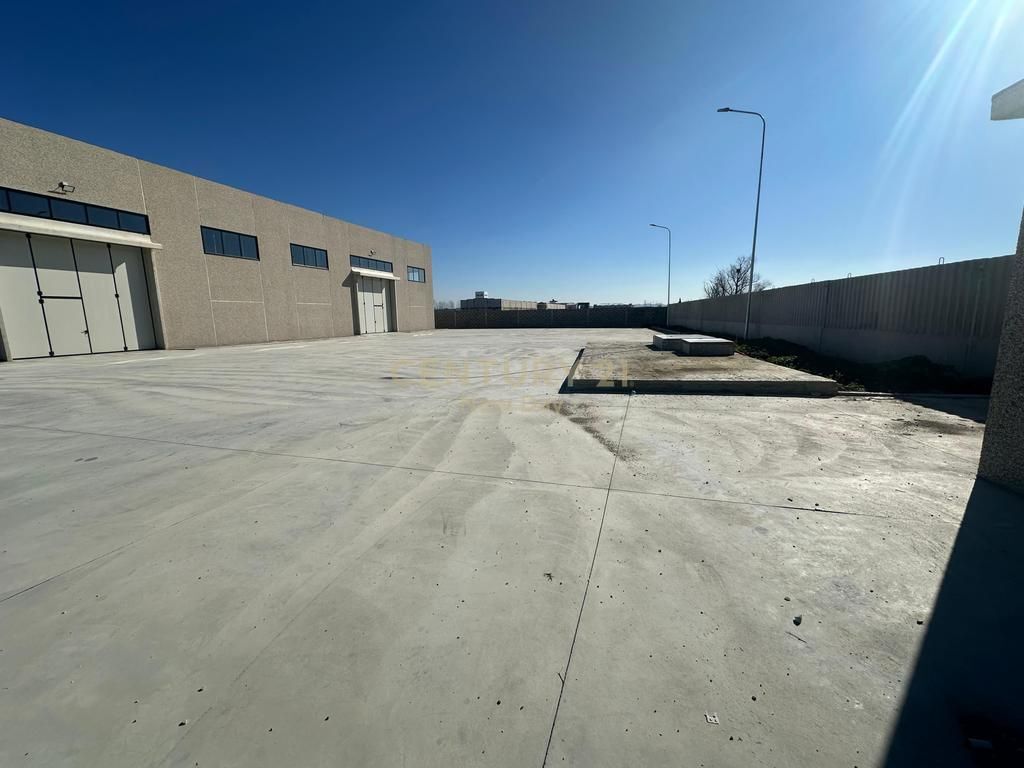 JEPET ME QIRA KAPNON INDUSTRIAL NE AUTOSTRADEN TIRANE - DURRES KM 30