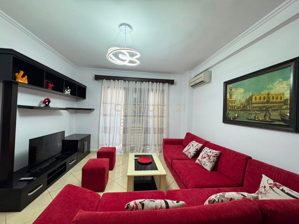 Unaza e Re, apartament 2+1+2 me qera