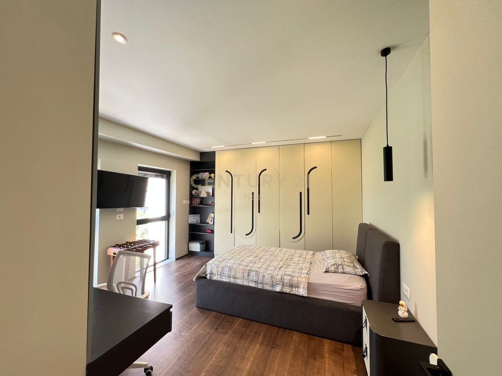 For rent super duplex invested in details at the extension of the Kodra e Diellit Residence !!