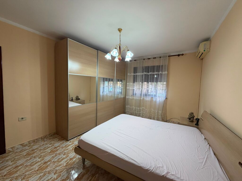 Apartament+Dyqan+Garazh per shitje tek 21 Dhjetori.