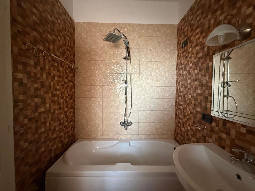 Apartament 2+1+2 me qera rruga Ndre Mjeda Ish Parku