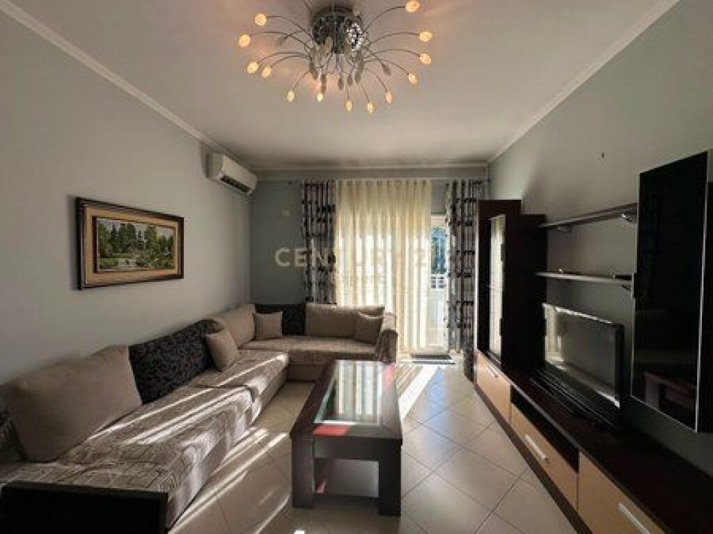 2+1 apartment for rent near the Zoo, Tirana