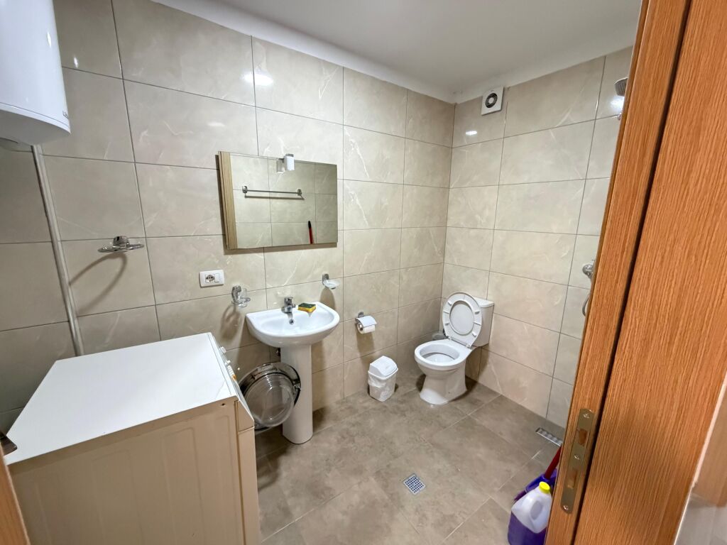 Jepet me qira apartament 3+1 tek 5 Maji