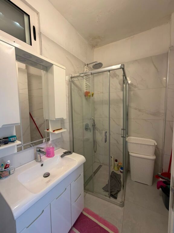 Rent | Shtëpi private 1 + 1 | Rruga Riza Cerova | 550 €/month