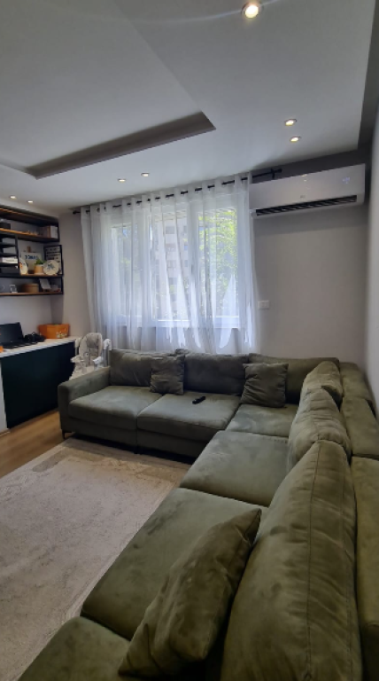 SHITET APARTAMENT 2+1 – PRANË STADIUMIT AIR ALBANIA