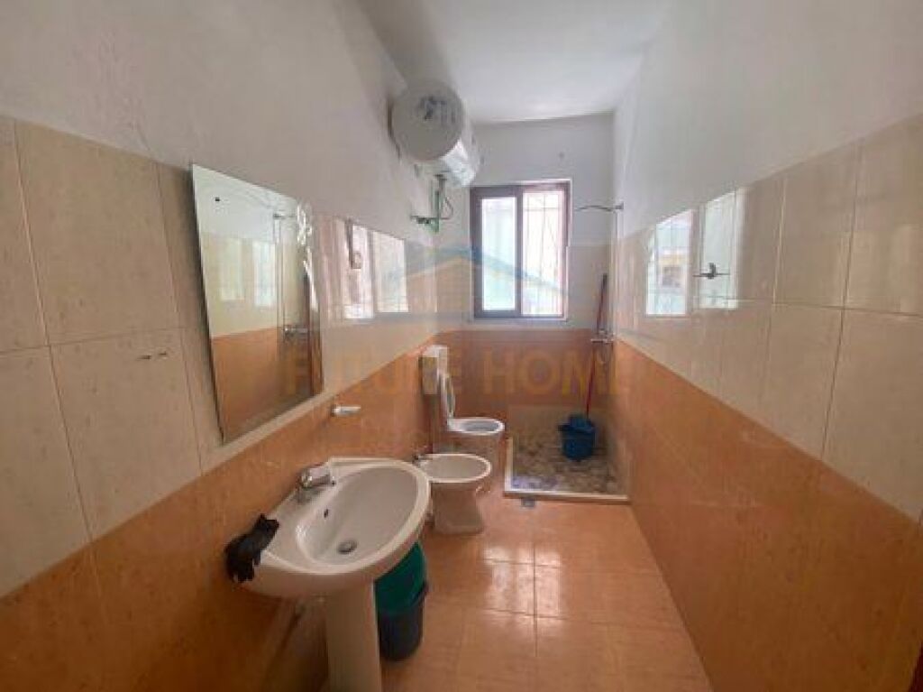 Affitto, Appartamento 1+1, Nuovo Mercato, Tirana.