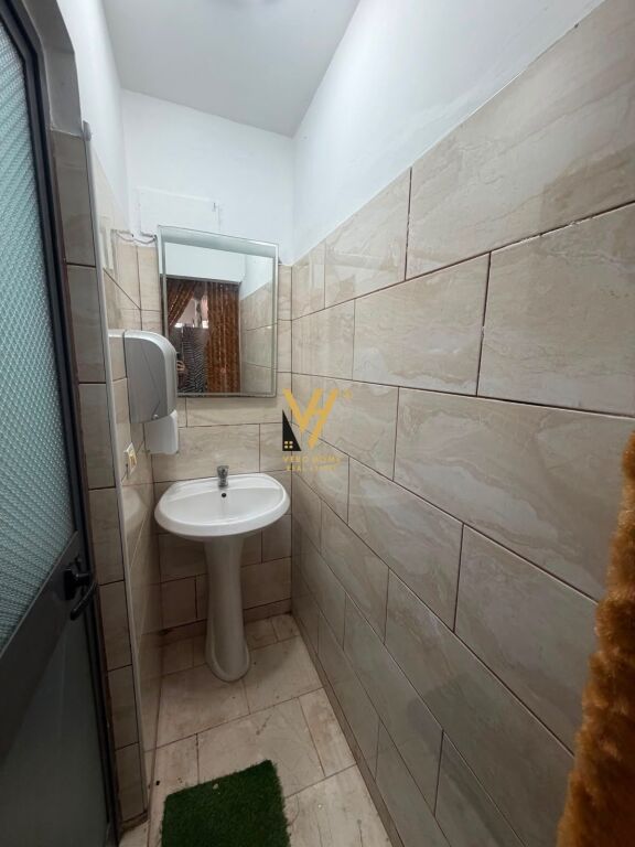 NEGOZIO IN VENDITA 76 M2 IN VIA MUZAKET, DON BOSKO 160.000 EURO