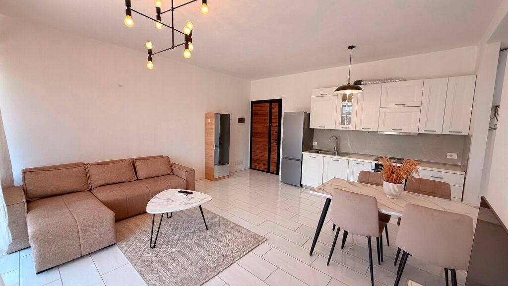 Apartament 1+1 Qera Bulevardi Ri