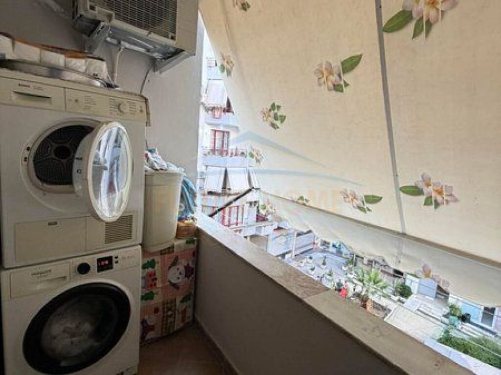 Shitet, Apartament 2+1, Pallatet Cabej, Misto Mame