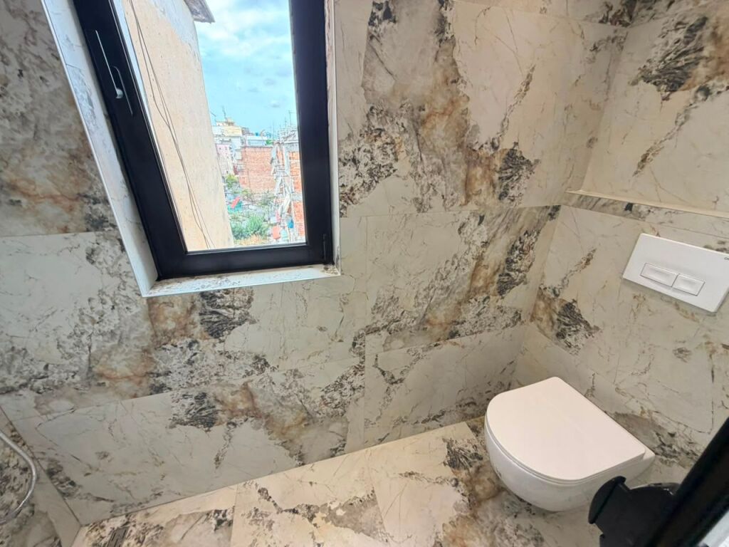 🏡 Shitet Apartament 1+1  📍 Rruga Asim Vokshi, përballë SPAK, brenda Unazës së Vogël, Tiranë 💶 Çmimi: 120,000 €