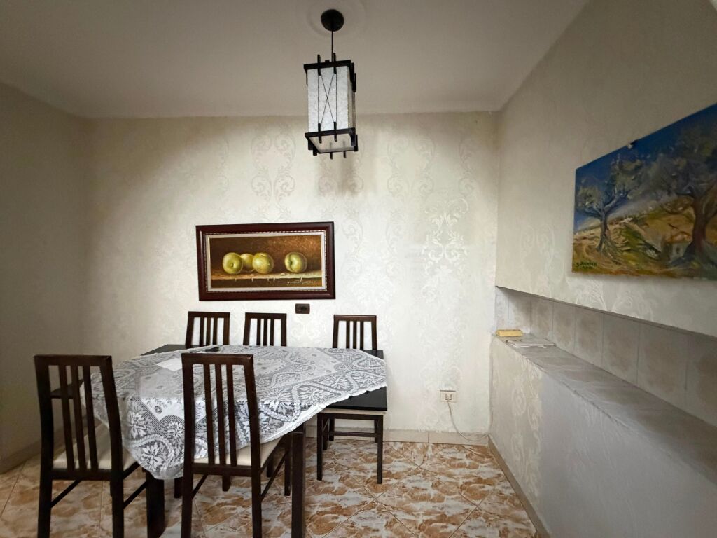 Apartament+Dyqan+Garazh per shitje tek 21 Dhjetori.