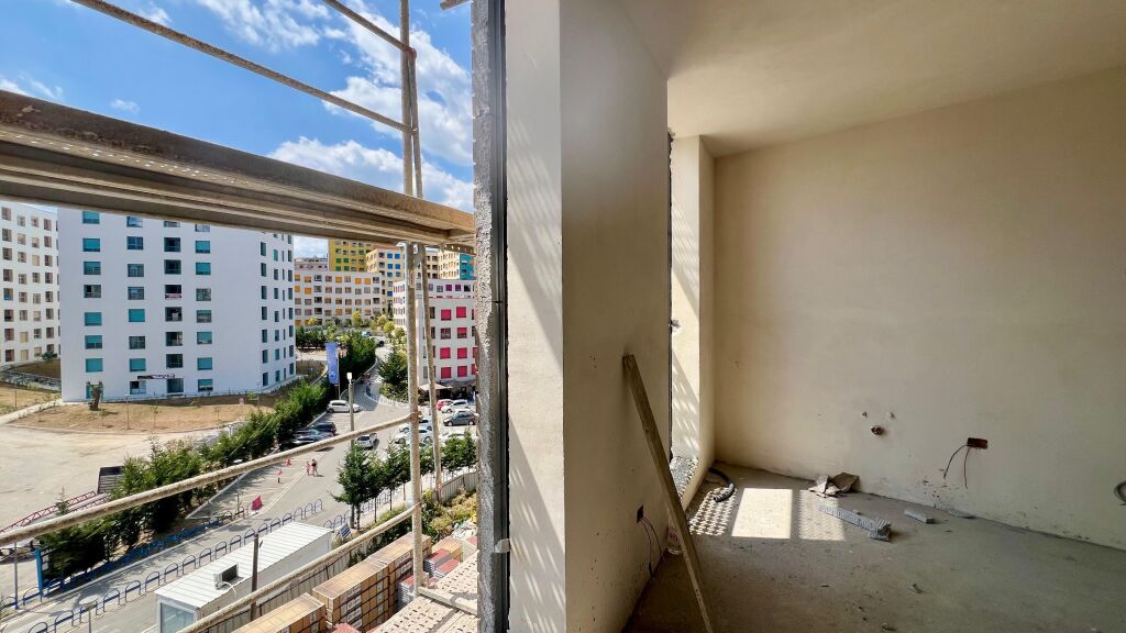 🏠 IN VENDITA: Appartamento 2+1+2 Bagni 📍Ali Demi (Di fronte a Mangalem 21) – 215.000 € – Consegna: 2026 – 4° Piano – 115 m² – Vivere Premium ad Ali Demi 🔥