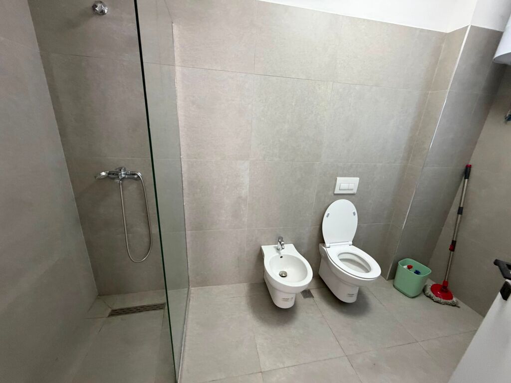 Jepet me qera 2+1 + parkim kodra djellit 2