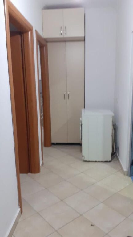Appartamento 1+1, Cabej!