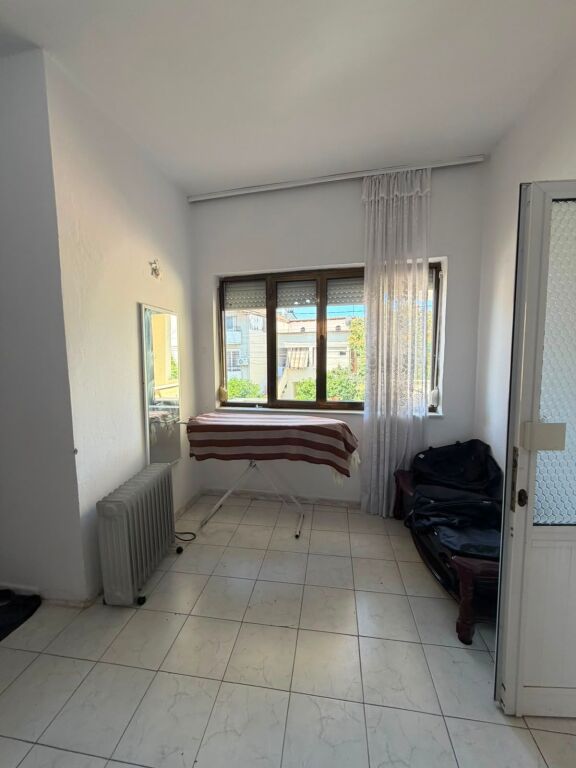 Rent | Shtëpi private 2 + 1 | Rruga Riza Cerova | 350 €/month