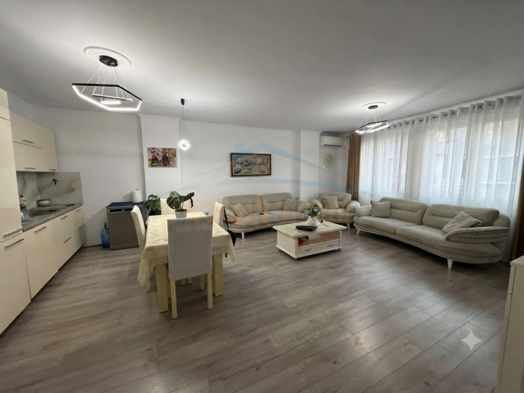 Shitet, Apartament 2+1, Pallatet Cabej, Misto Mame