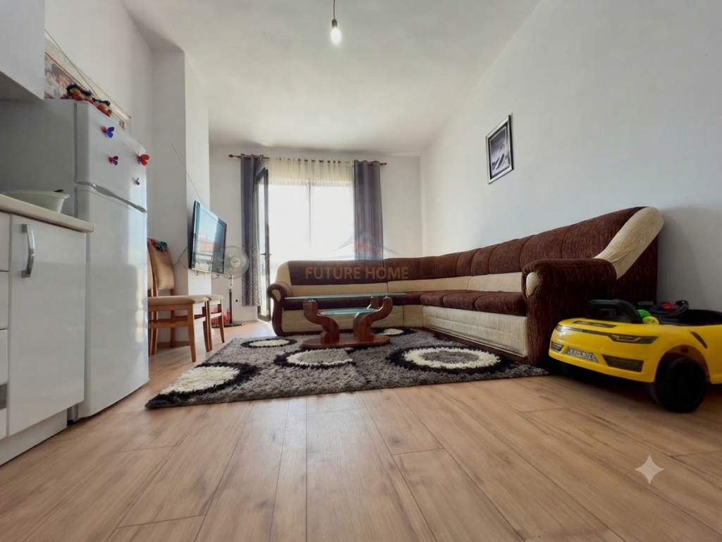 Shitet, Apartament 1+1,Kamez, Tiranë
