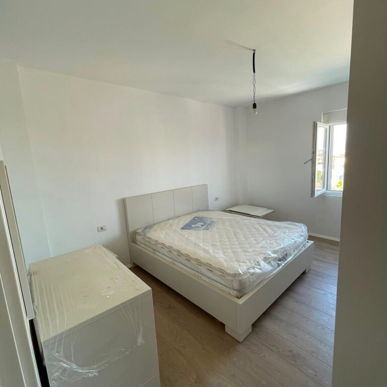 SHITET APARTAMENT 2+1 NE ZONEN E SPITALLES, DURRES