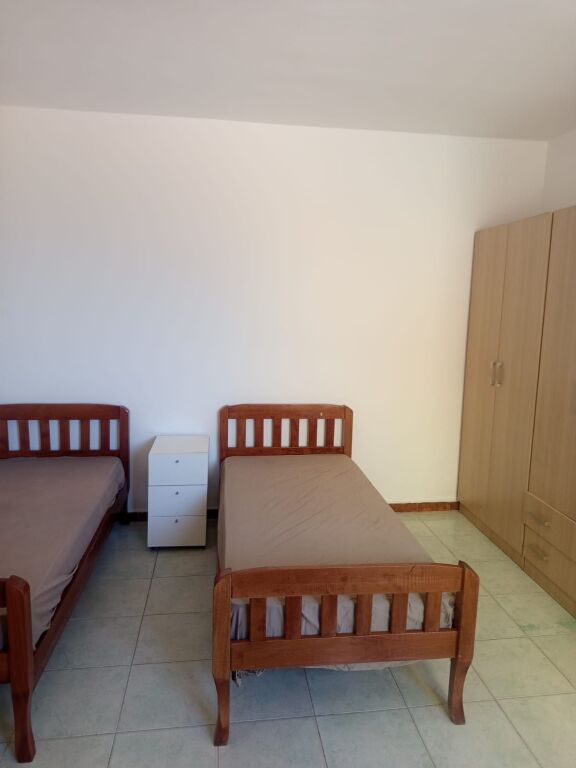 APARTAMENT 1+1. 28000 LEKE.QYTET STUDENTI.