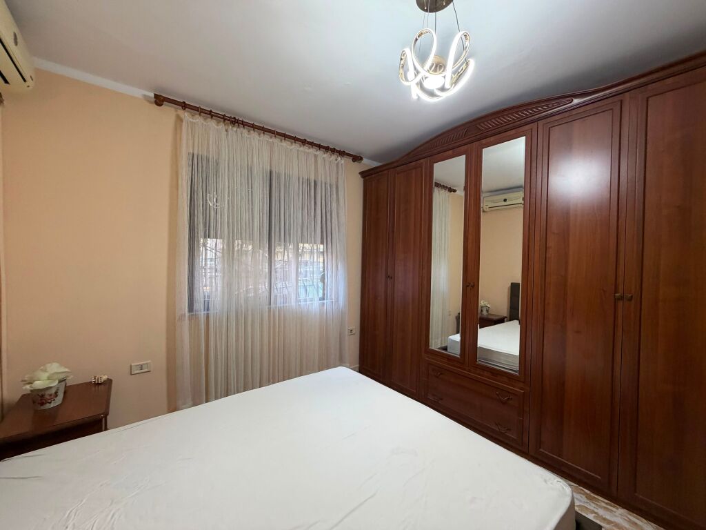 Apartament+Dyqan+Garazh per shitje tek 21 Dhjetori.