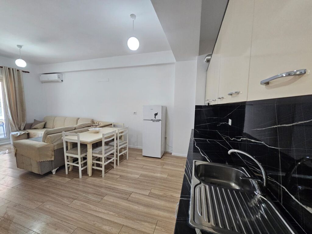 APARTAMENT ME QERA 2+1 ALI DEMI 50.000 LEKE FH-86175