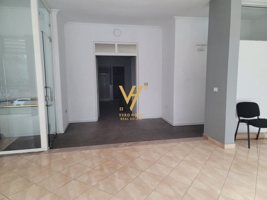 UFFICIO 220 M2 IN AFFITTO IN VIA DRITAN HOXHA 150.000 LEKE