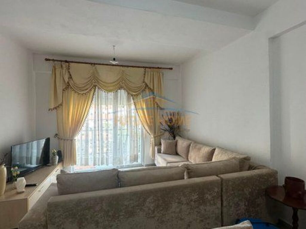 Affitto, Appartamento 1+1, Residenza Eshli, Tirana.